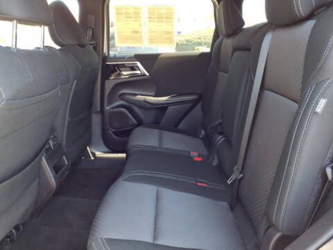 2024 Mitsubishi Outlander ES