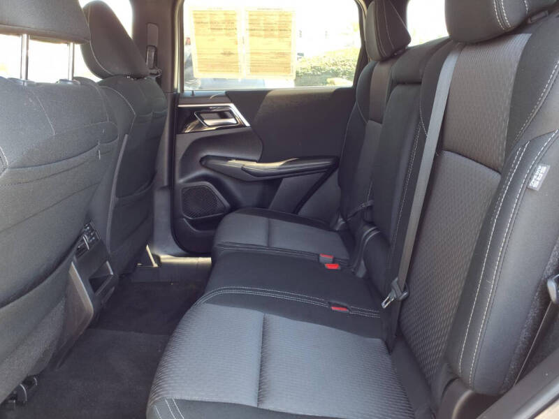 2024 Mitsubishi Outlander ES