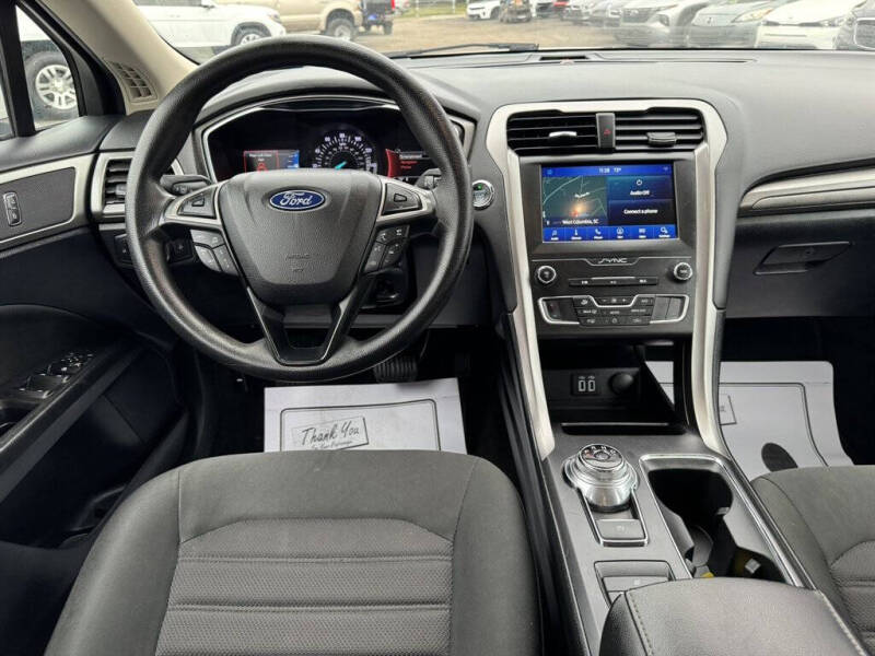 2020 Ford Fusion SE