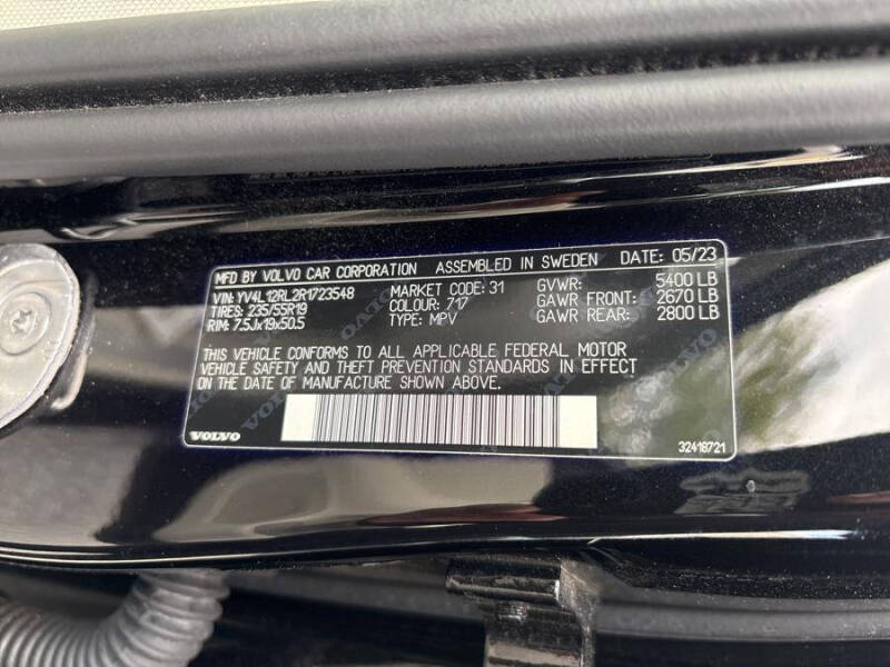 2024 Volvo XC60 B5 Plus Dark Theme