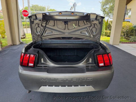 2002 Ford Mustang Deluxe