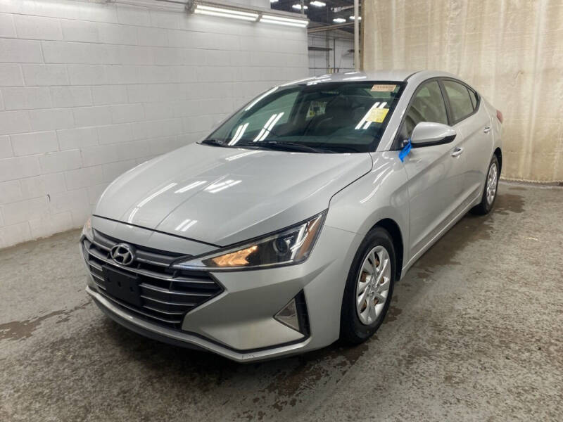 2019 Hyundai Elantra SE's photo