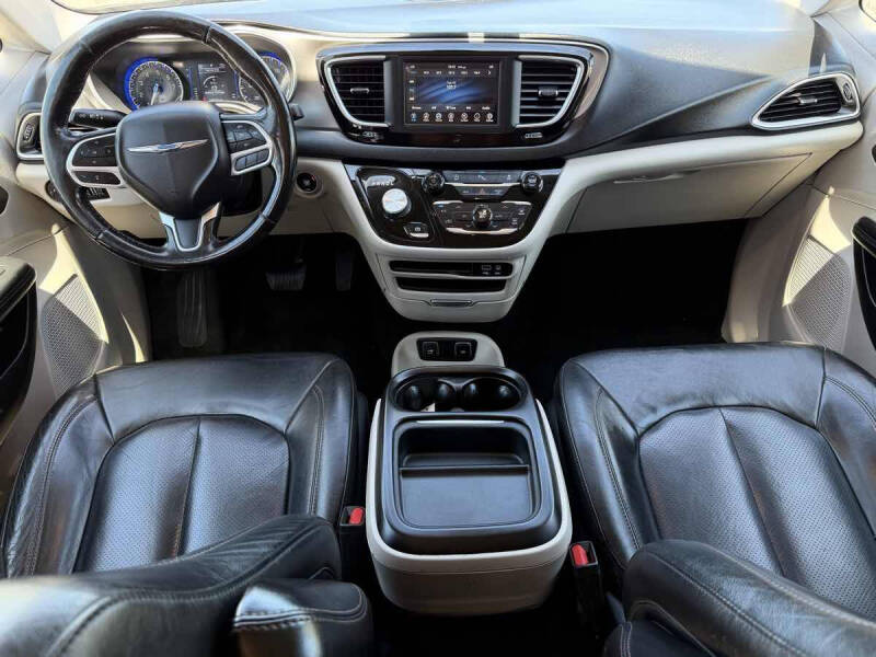 2020 Chrysler Pacifica Touring L