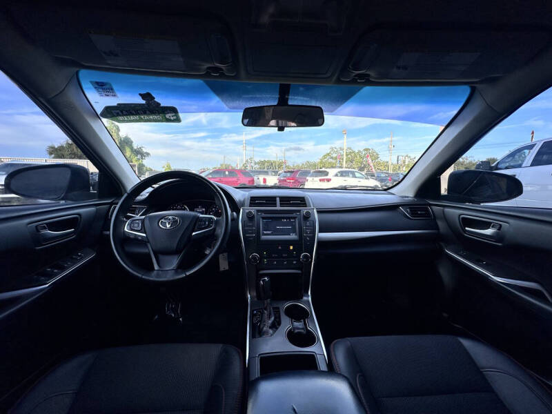 2017 Toyota Camry SE