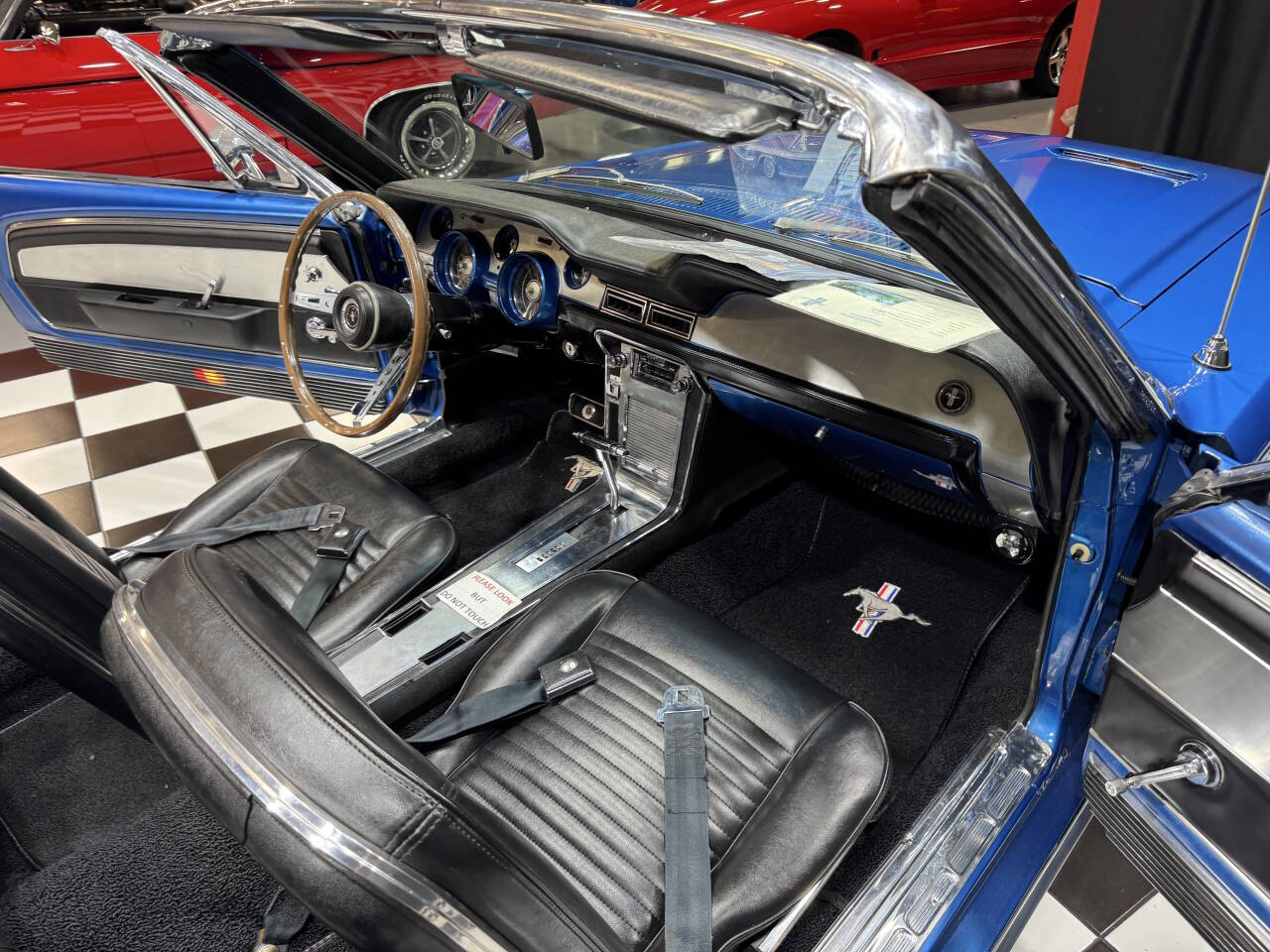 1967 Ford Mustang 4