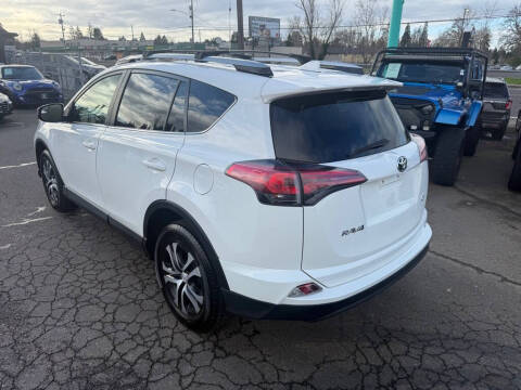 2017 Toyota RAV4 LE