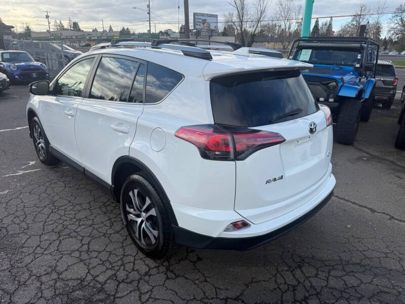 2017 Toyota RAV4 LE