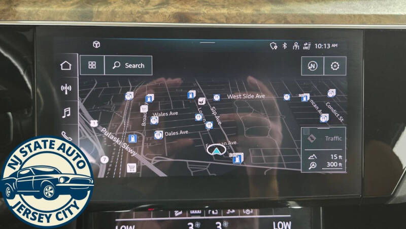 2021 Audi e-tron quattro Premium