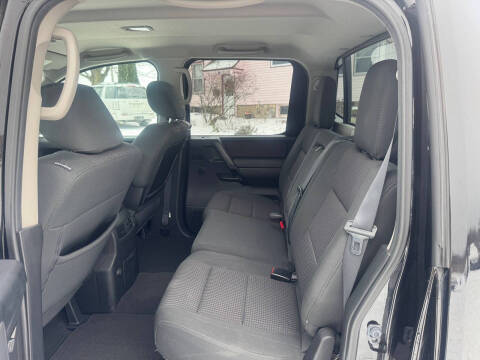 2012 Nissan Titan SV