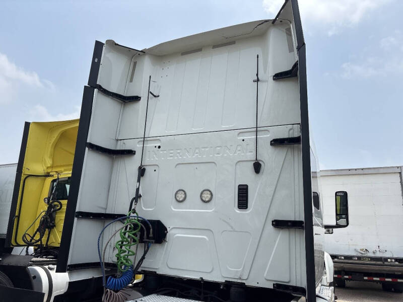 2019 International LT625