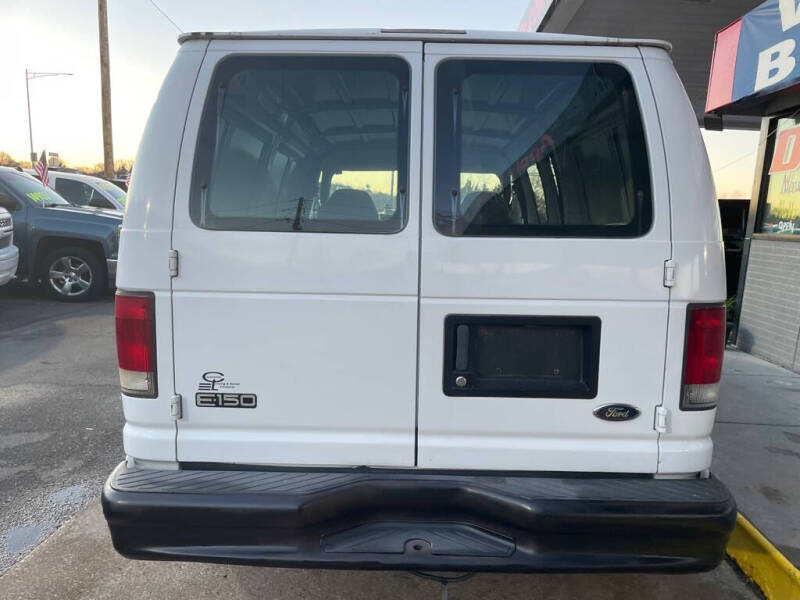 2001 Ford E-Series E-150