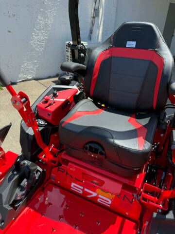 2026 Gravely PRO TURN 572 72"