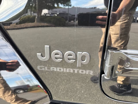 2022 Jeep Gladiator Sport S