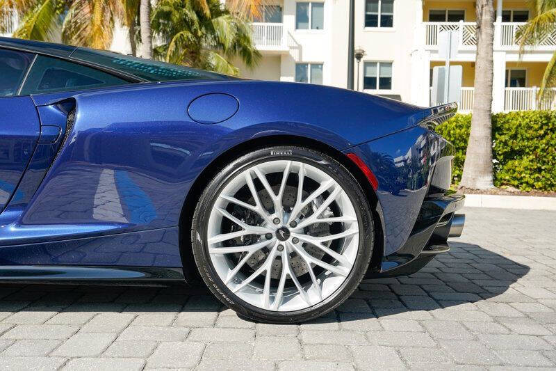 2023 McLaren GT