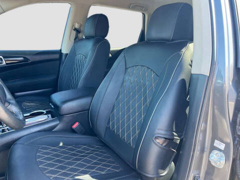 2017 Nissan Pathfinder SV