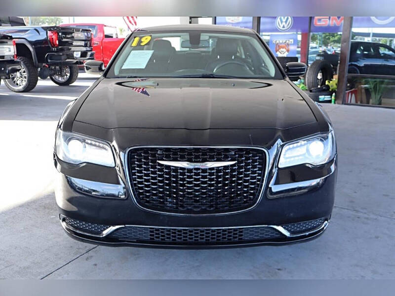 2019 Chrysler 300