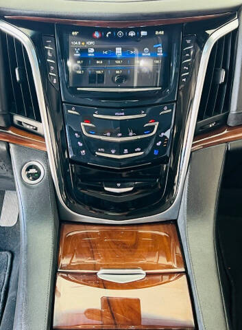 2017 Cadillac Escalade Luxury