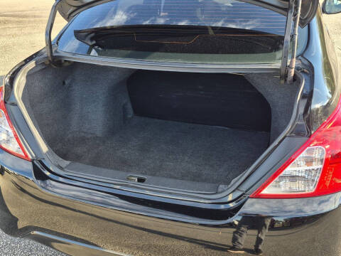 2017 Nissan Versa 1.6 S Plus