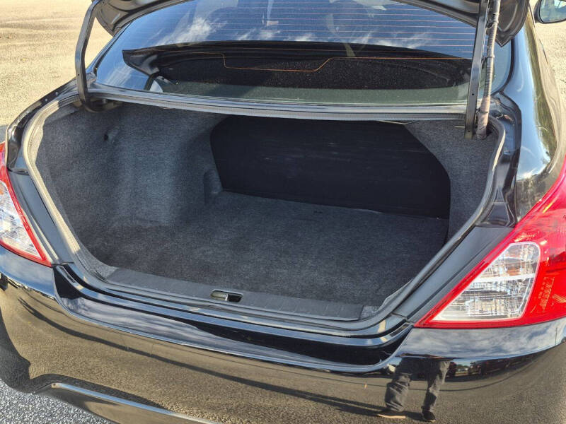 2017 Nissan Versa 1.6 S Plus