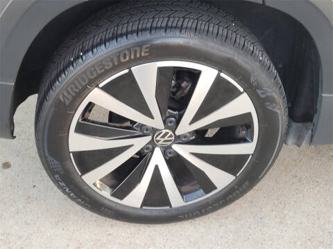 2023 Volkswagen Taos SE