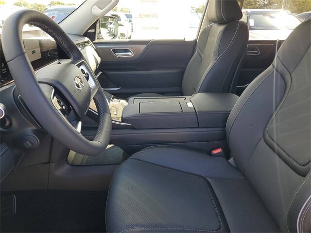 2026 Infiniti QX80 Luxe