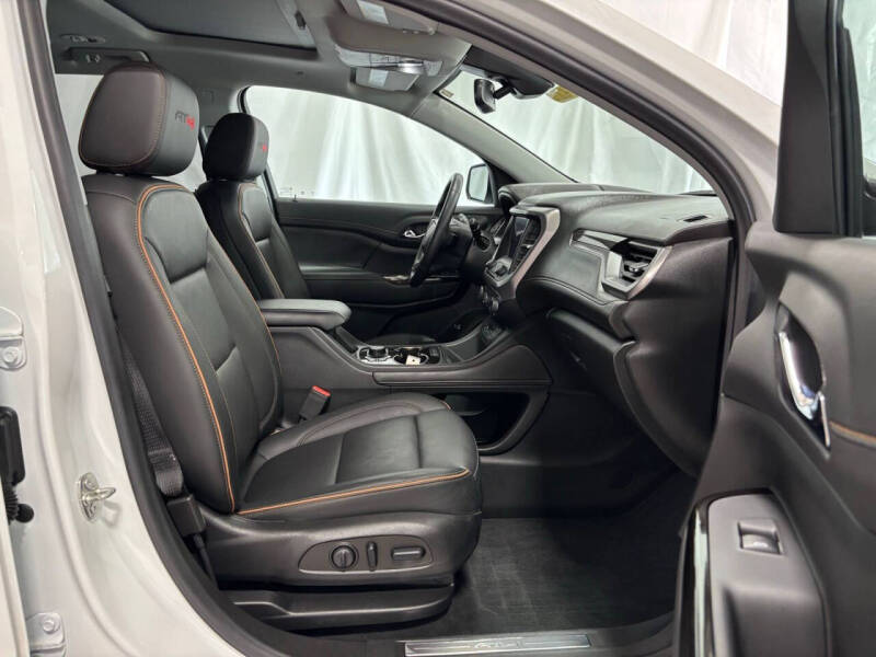 2022 GMC Acadia AT4