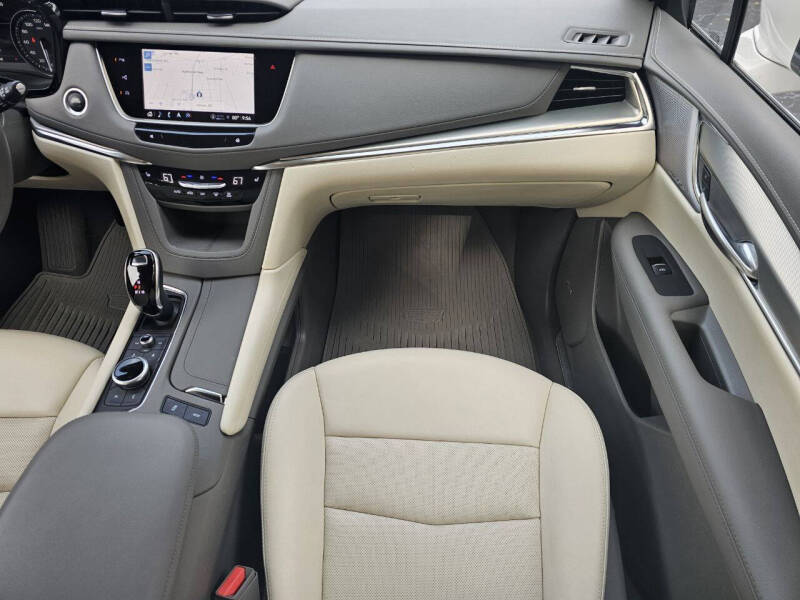 2023 Cadillac XT5 Premium Luxury