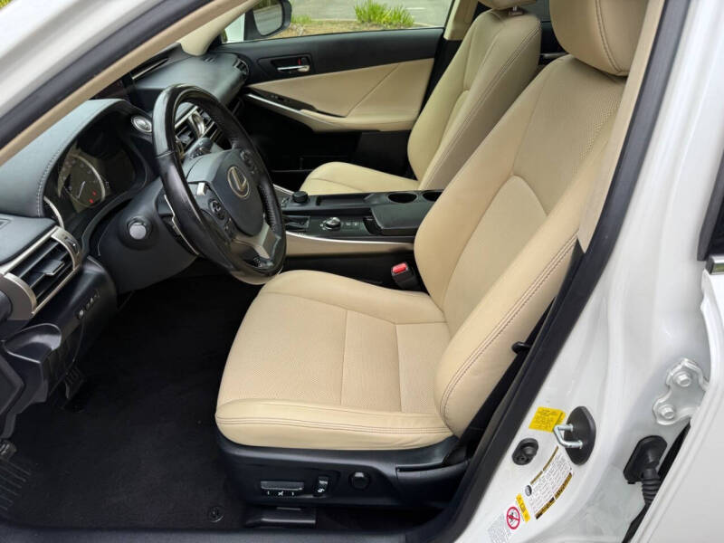 2016 Lexus IS 200t