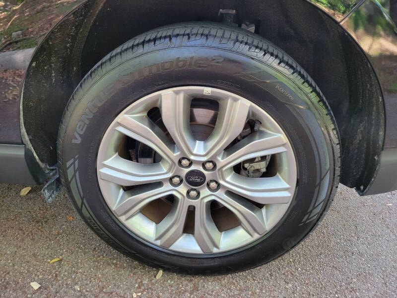 2024 Ford Edge Titanium