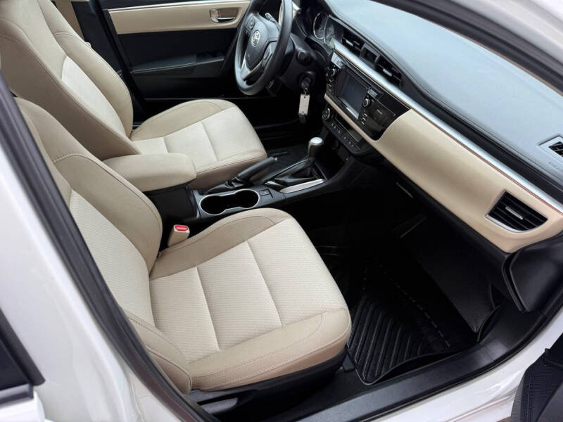2016 Toyota Corolla LE