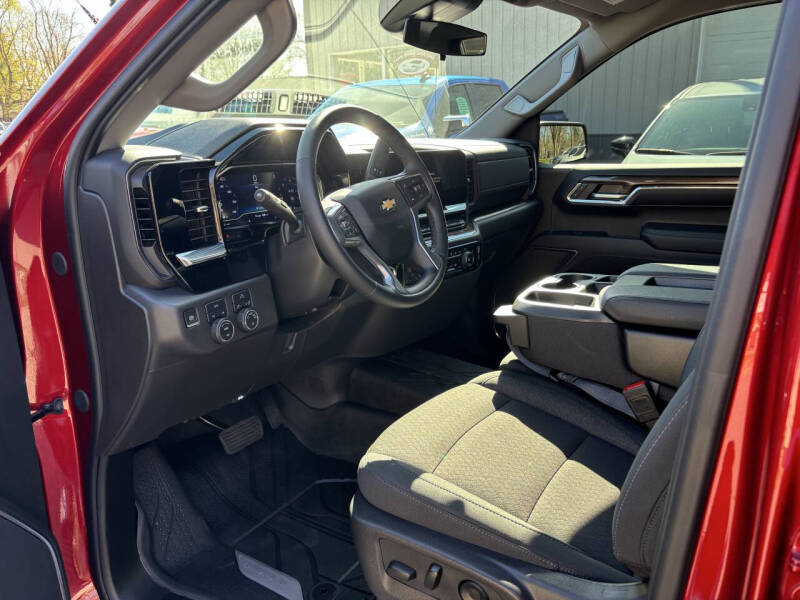 2024 Chevrolet Silverado 1500 LT