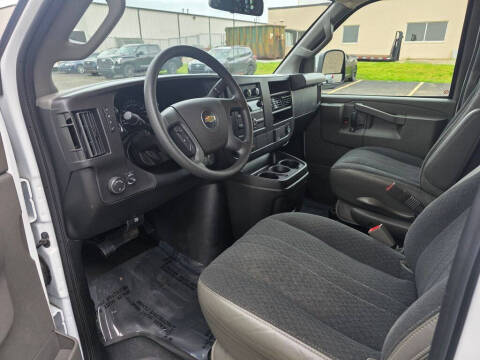 2025 Chevrolet Express 2500