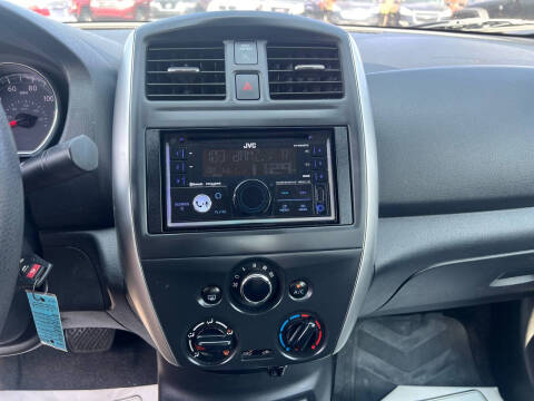 2015 Nissan Versa 1.6 SV