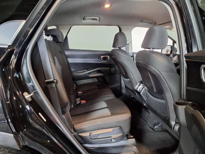 2022 Kia Sorento LX