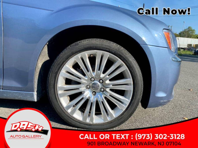 2011 Chrysler 300 Limited