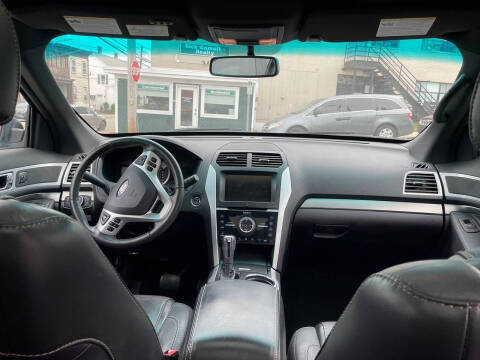 2014 Ford Explorer Sport