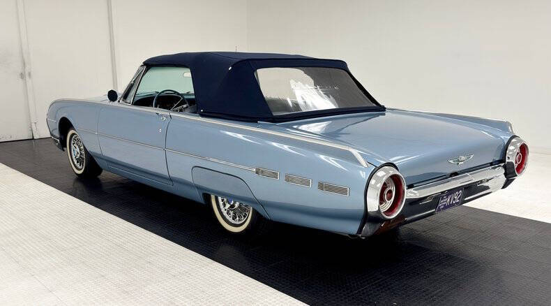 1962 Ford Thunderbird