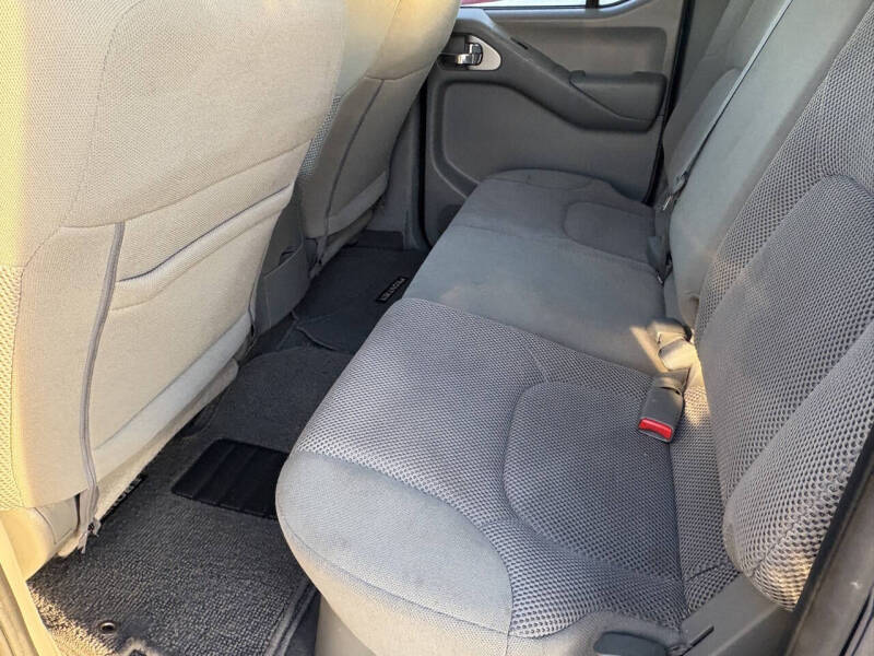 2021 Nissan Frontier SV