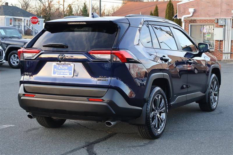 2022 Toyota RAV4 Hybrid XLE Premium