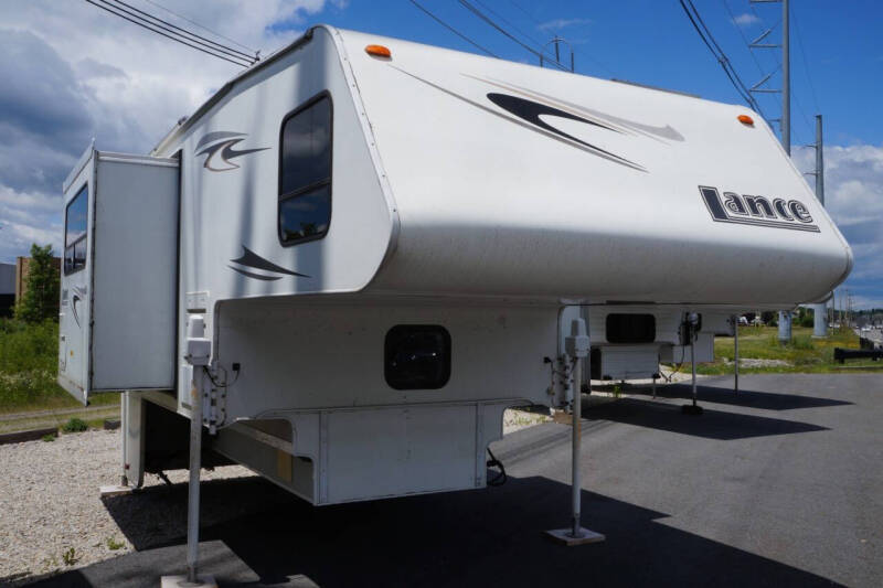 2008 Lance 992