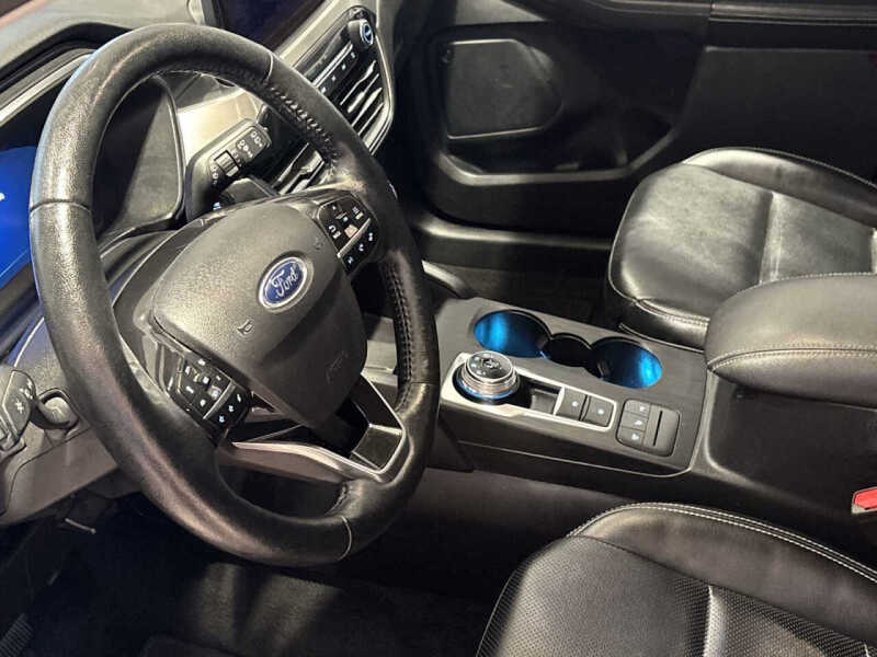 2021 Ford Escape Hybrid Titanium