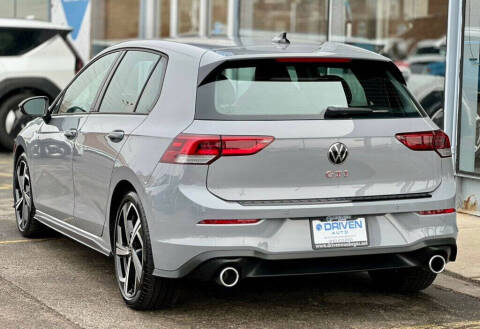 2025 Volkswagen Golf GTI SE