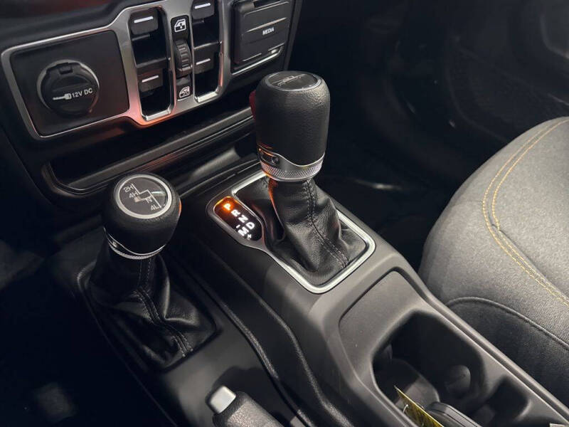 2025 Jeep Gladiator Sport