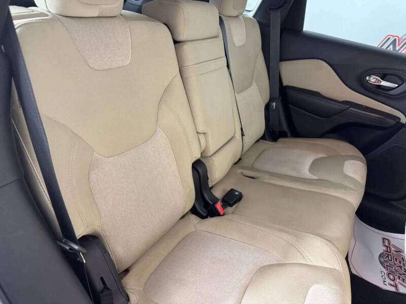 2015 Jeep Cherokee Sport