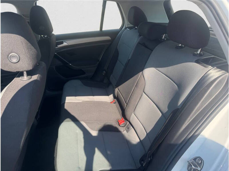 2016 Volkswagen e-Golf SE