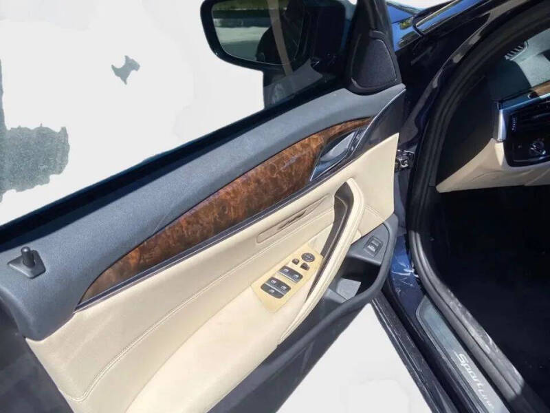 2018 BMW 5 Series 540i