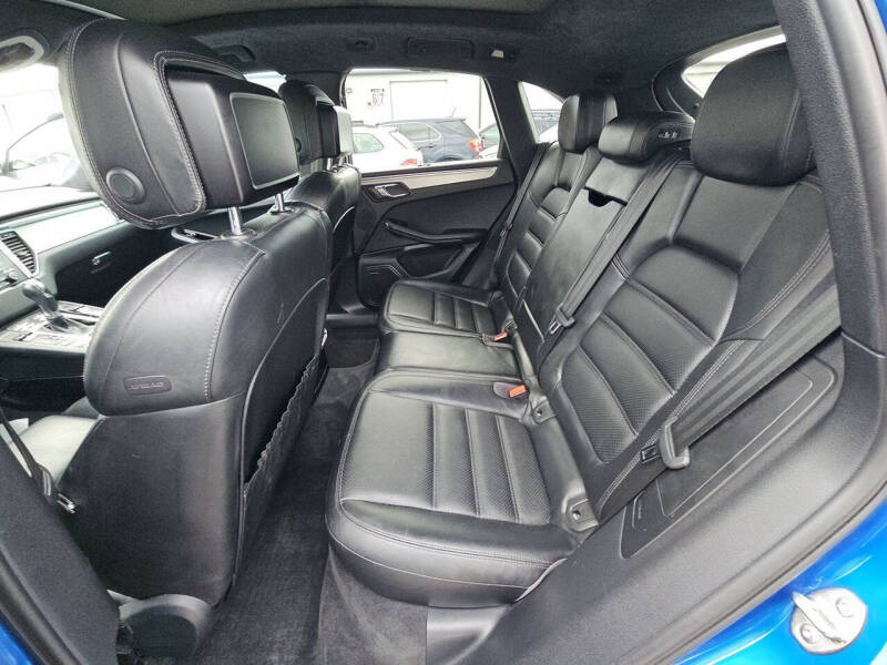 2017 Porsche Macan Turbo