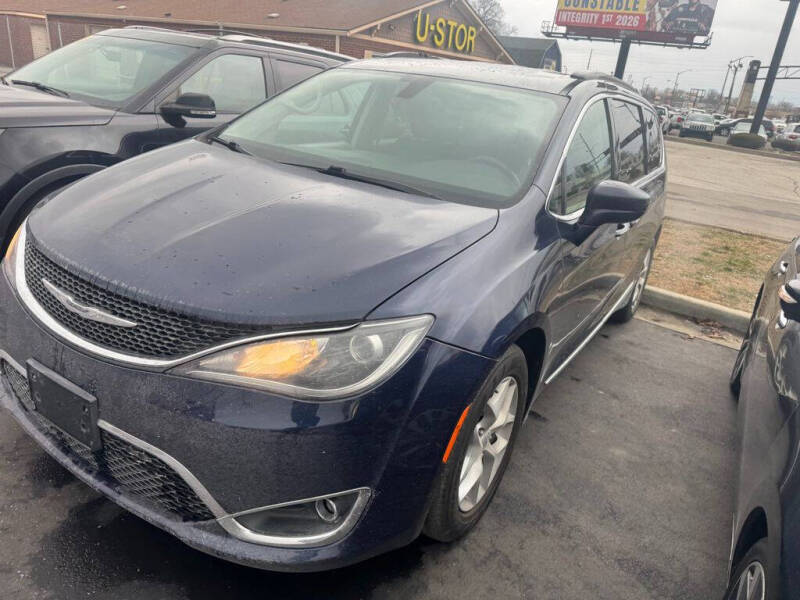 2017 Chrysler Pacifica Touring-L