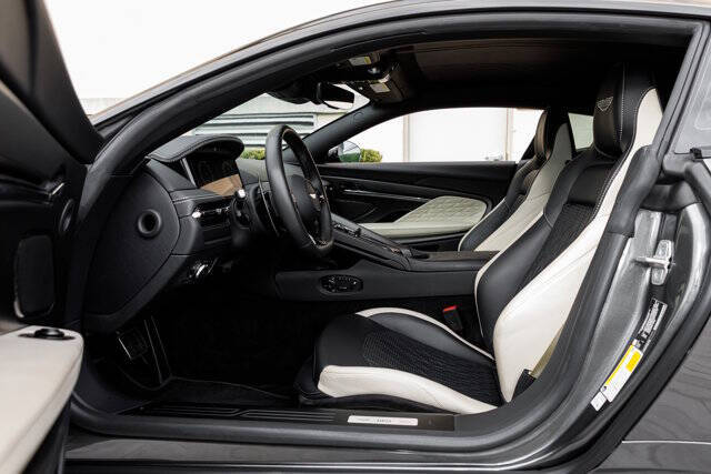 2024 Aston Martin DB12 V8