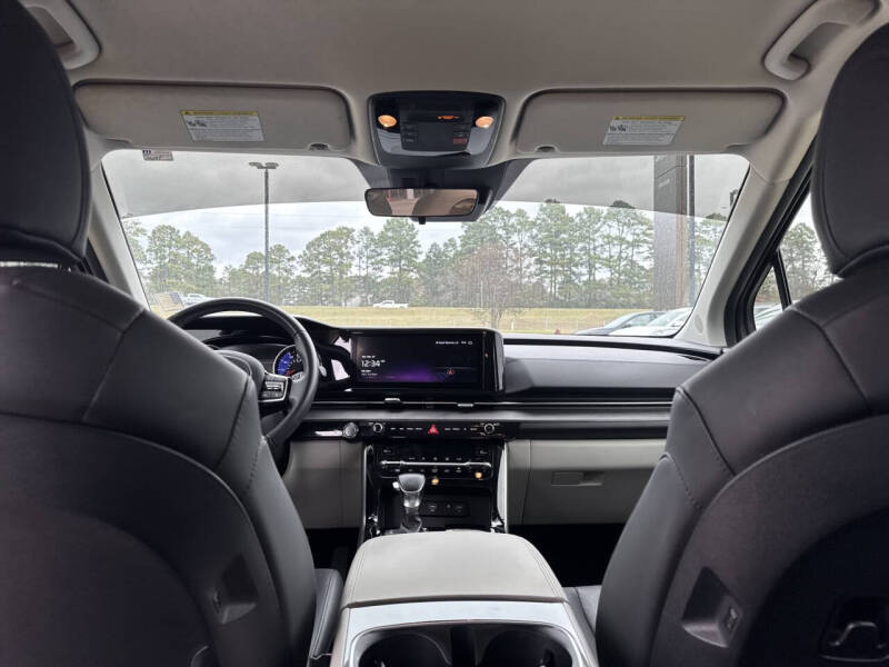 2024 Kia Carnival EX